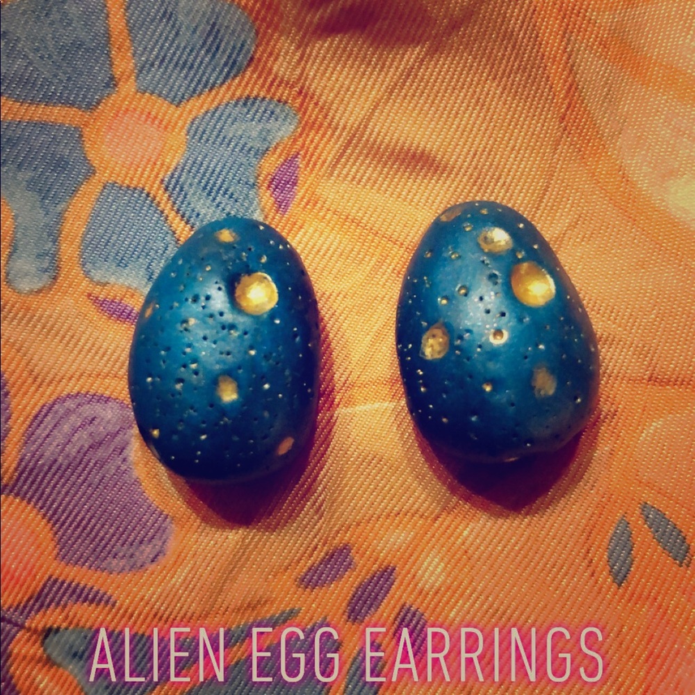 Egg earrings